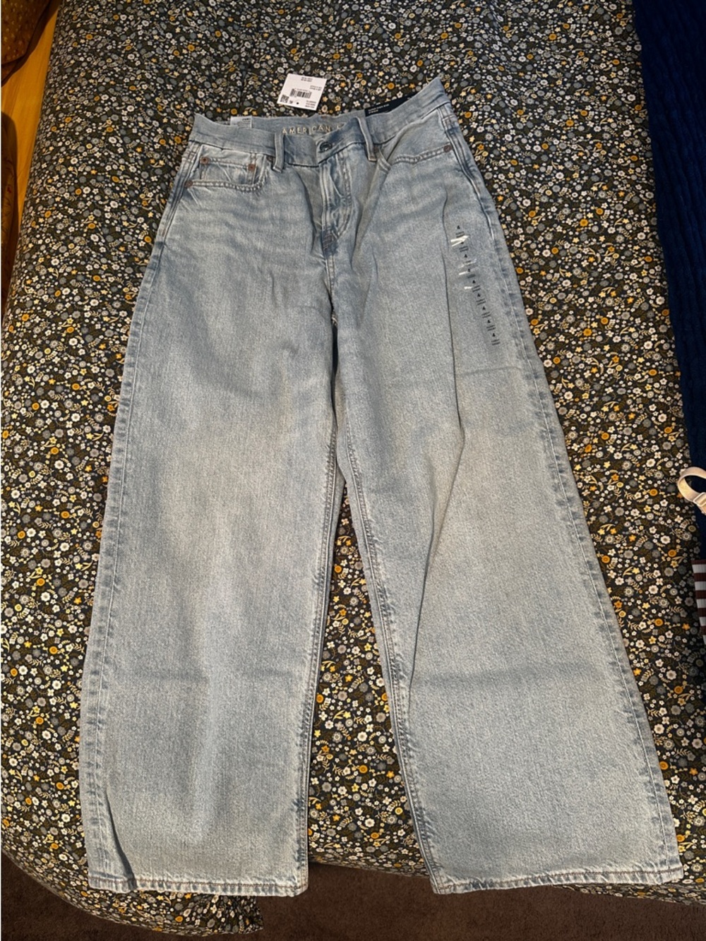 American Eagle Outfitters Light Wash High Rise Wide Leg Jeans